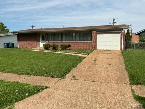 1665 Turf Ln, Florissant, MO, 63033-2343 | Card Image