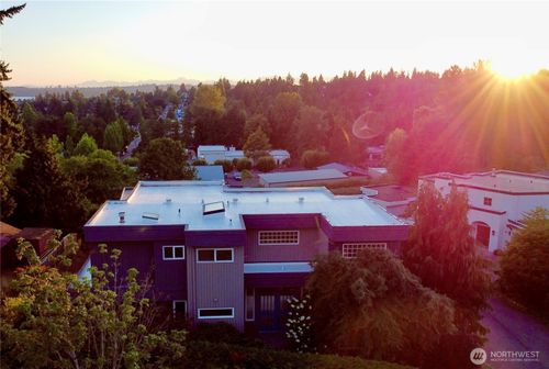 11121 Ne 91st Ln, Kirkland, WA, 98033-5721 | Card Image