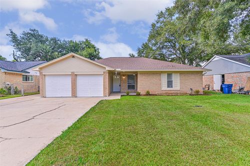 117 Dallas St, Angleton, TX, 77515-4100 | Card Image