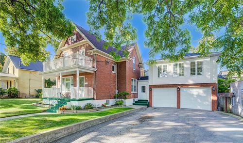 44 Walter St, Kitchener, ON, N2G1S1 | Card Image