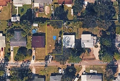 213 Pine Ave, Edgewater, FL, 32141-4117 | Card Image