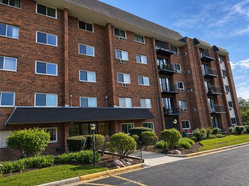 5f-4721 Saint Joseph Creek Rd, Lisle, IL, 60532-1817 | Card Image