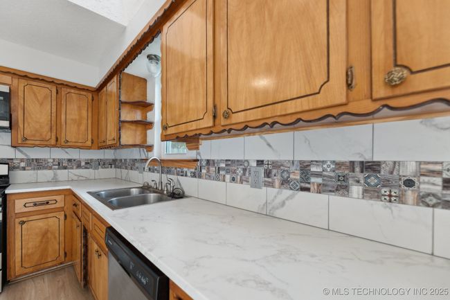 13973 S Hickory St, House other with 4 bedrooms, 2 bathrooms and null parking in Glenpool OK | Image 12
