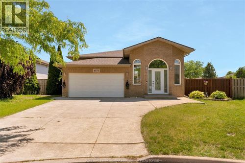 1078 Treverton, Windsor, ON, N8P1S5 | Card Image