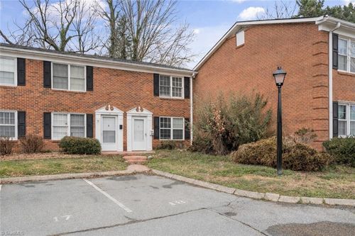 apt-18-311 Salisbury St, Kernersville, NC, 27284-2992 | Card Image