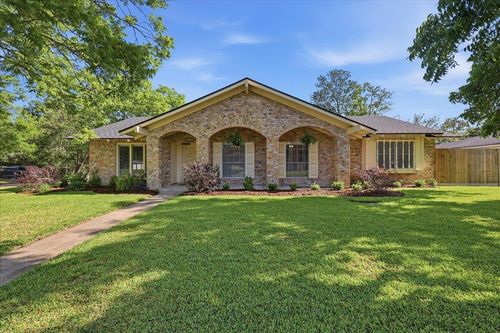 corner-of-westgate-andamp-6590 Westgate Drive, Beaumont, TX, 77706 | Card Image