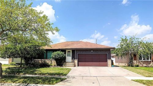 4770 Elizabeth Lane, Brooklyn, OH, 44144 | Card Image