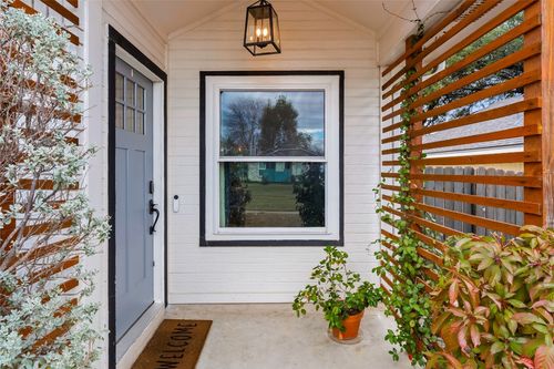 1822 Rainy Meadows Dr, Austin, TX, 78758-3518 | Card Image