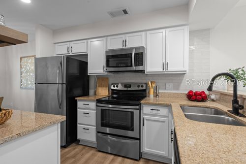 326-50 Yacht Cove Dr, Hilton Head Island, SC, 29928-1516 | Card Image