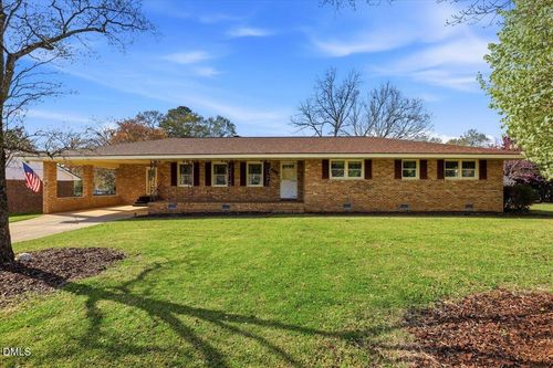 216 Crescent Dr, Clayton, NC, 27520-2608 | Card Image