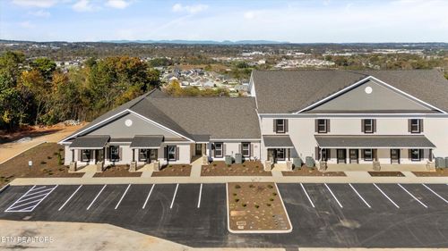 e-4411 Legends Way, Maryville, TN, 37801-9606 | Card Image