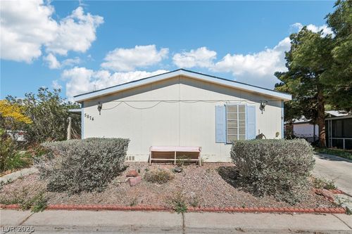 5874 Sassy Rose Dr, Las Vegas, NV, 89122-6182 | Card Image