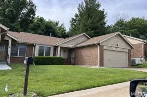 b-6587 Dolphin Cir E, Florissant, MO, 63033-4756 | Card Image