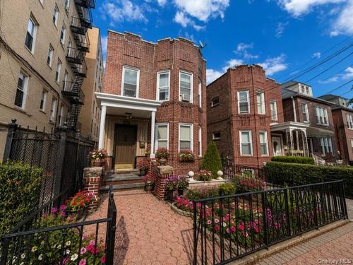 1752 Mahan Avenue, New York, NY, 10461 | Card Image