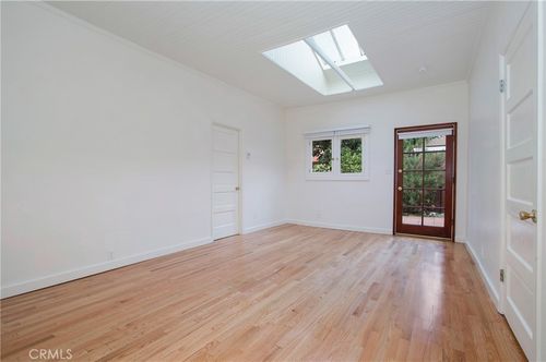 5846 Harold Way, Los Angeles, CA, 90028-6605 | Card Image