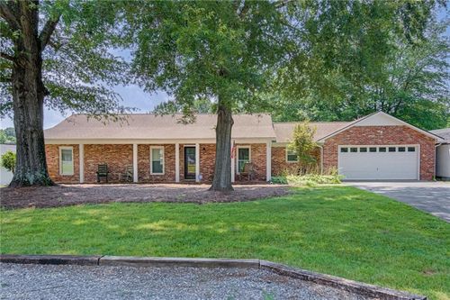 1105 Laplata Dr, Kernersville, NC, 27284-9253 | Card Image