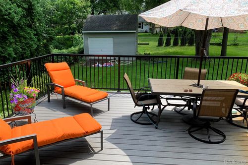 3355 Elmy Dr, Lake Orion, MI, 48359-2009 | Card Image