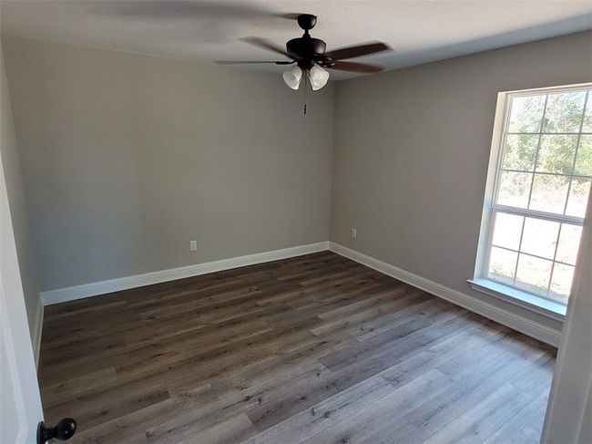 647 Mesquite Tree Rd, House other with 3 bedrooms, 2 bathrooms and 2 parking in Lacy Lakeview TX | Image 7