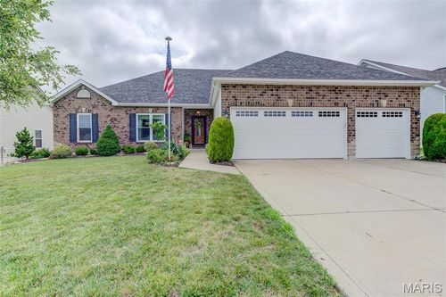 910 Pittsburg Landing Dr, Wentzville, MO, 63385-3577 | Card Image