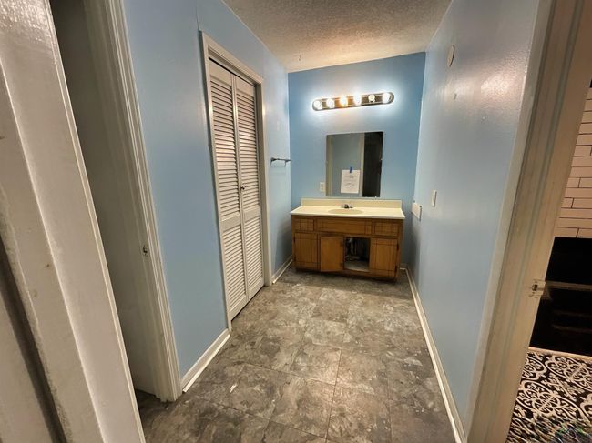 1004 W Sabine St, House other with 2 bedrooms, 2 bathrooms and null parking in Carthage TX | Image 20