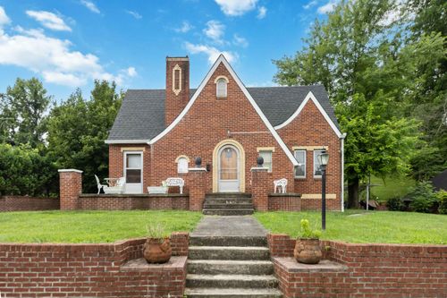 111 House Ave, Manchester, KY, 40962-1311 | Card Image
