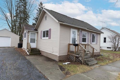 703 Main St, Essexville, MI, 48732-1334 | Card Image