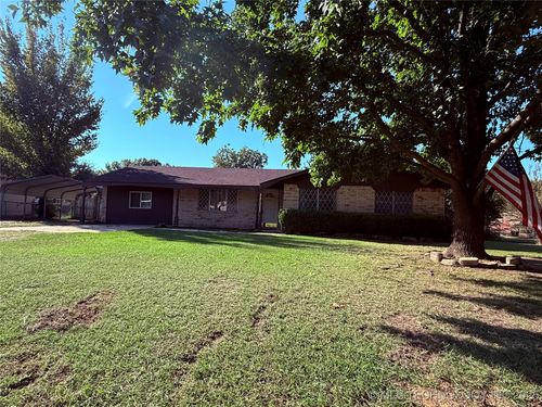 803 Nw Dallas Dr, Kingston, OK, 73439-2153 | Card Image