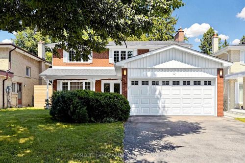 56 Kentland Cres, North York, ON, M2M2X6 | Card Image