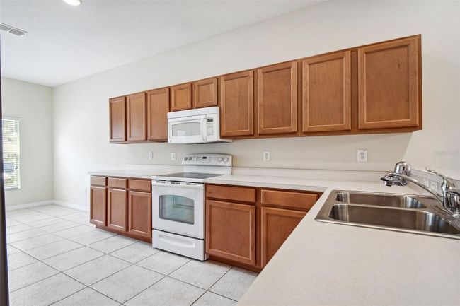 31215 Flannery Ct, Townhouse with 2 bedrooms, 3 bathrooms and null parking in WESLEY CHAPEL FL | Image 7