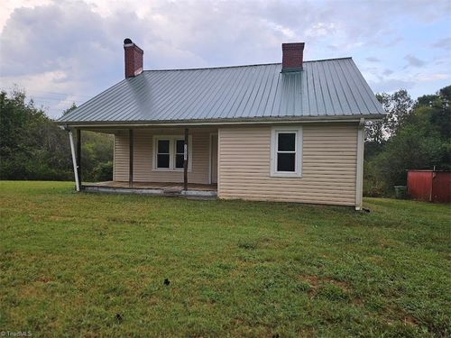 1661 River Siloam Rd, Siloam, NC, 27047-9123 | Card Image