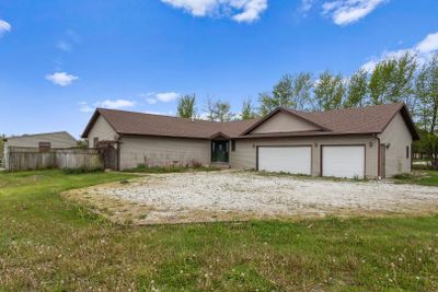 558 County Road 1000, House other with 3 bedrooms, 2 bathrooms and 5 parking in Tolono IL | Image 1