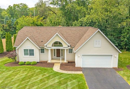 114 Barkwood Dr, Wadsworth, OH, 44281-8735 | Card Image