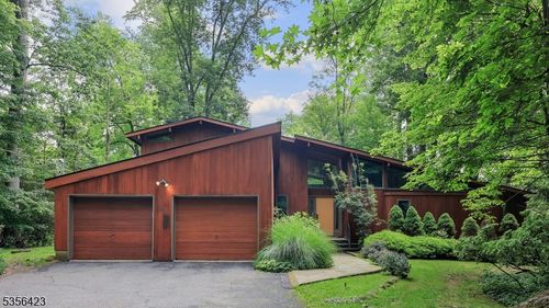 21 Water Ln, Berkeley Heights, NJ, 07922-2319 | Card Image