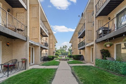 205-6811 N Olmsted Ave, Chicago, IL, 60631-1237 | Card Image