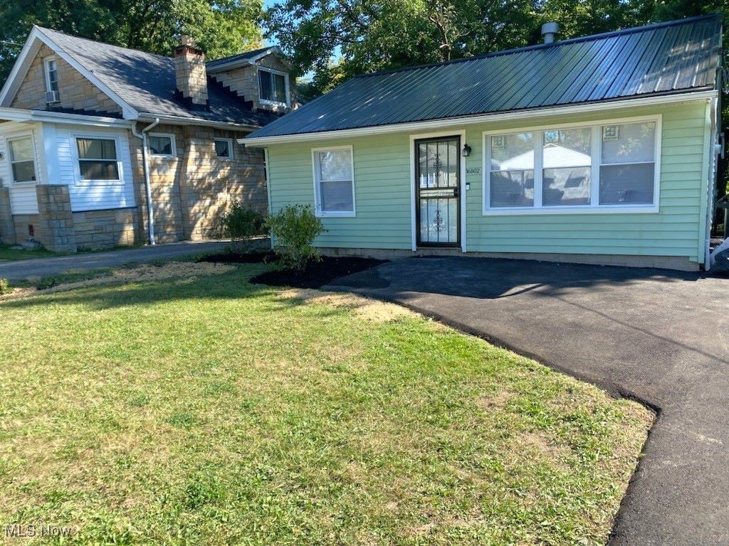 Lipton Ave, Cleveland, OH 44128