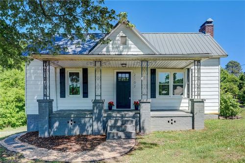 2102 Carolina Mill Rd, Burlington, NC, 27217-8504 | Card Image