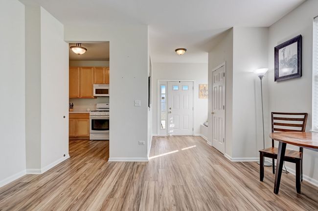 3070 - 3070 Falling Waters Ln, Condo with 2 bedrooms, 2 bathrooms and null parking in Lindenhurst IL | Image 9