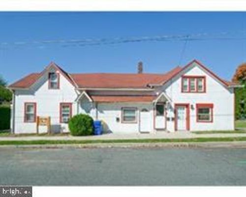 18 N Pearl St, WERNERSVILLE, PA, 19565-1005 | Card Image