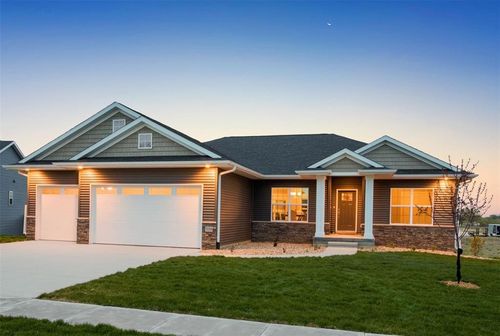 5503 Seminole Valley Trl Ne, Cedar Rapids, IA, 52411-7890 | Card Image