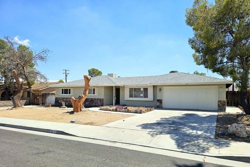 817 W Wasp Ave, Ridgecrest, CA, 93555-5240 | Card Image