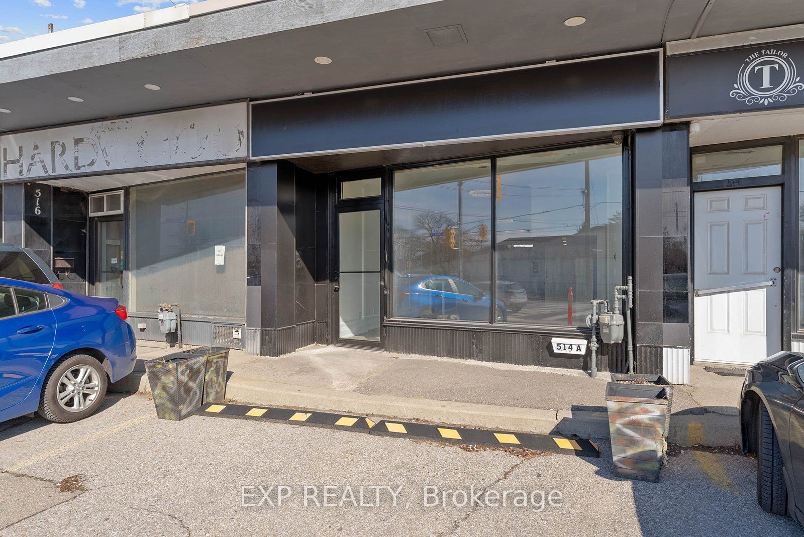 Commercial Lease in Toronto W06 5