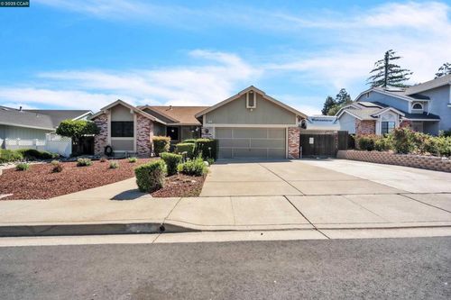 4025 Eagleridge Dr, Antioch, CA, 94509-6911 | Card Image