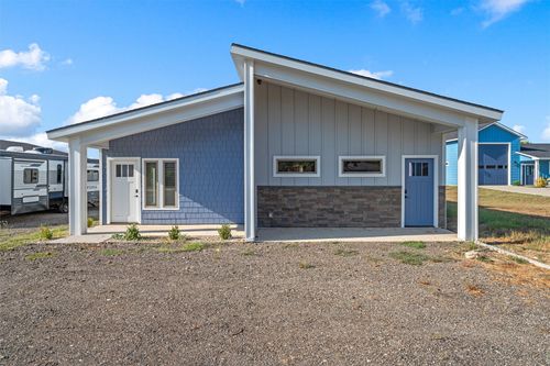 711 4th St, Eddy, TX, 76524-2203 | Card Image