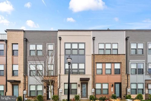 5611 Alpha Avenue, HYATTSVILLE, MD, 20782 | Card Image