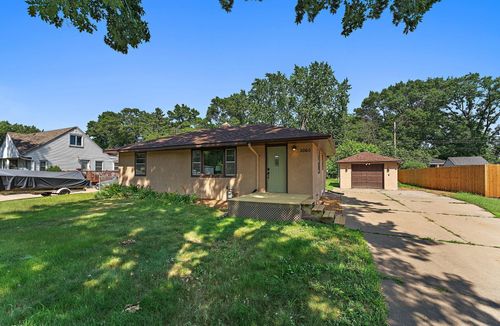 5060 Sunnyside Rd, Mounds View, MN, 55112-4819 | Card Image
