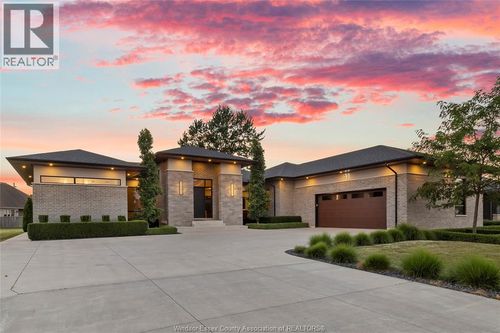 {{alt}} | Card Image