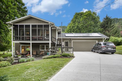 3850 W Loch Alpine Dr, Ann Arbor, MI, 48103-9424 | Card Image