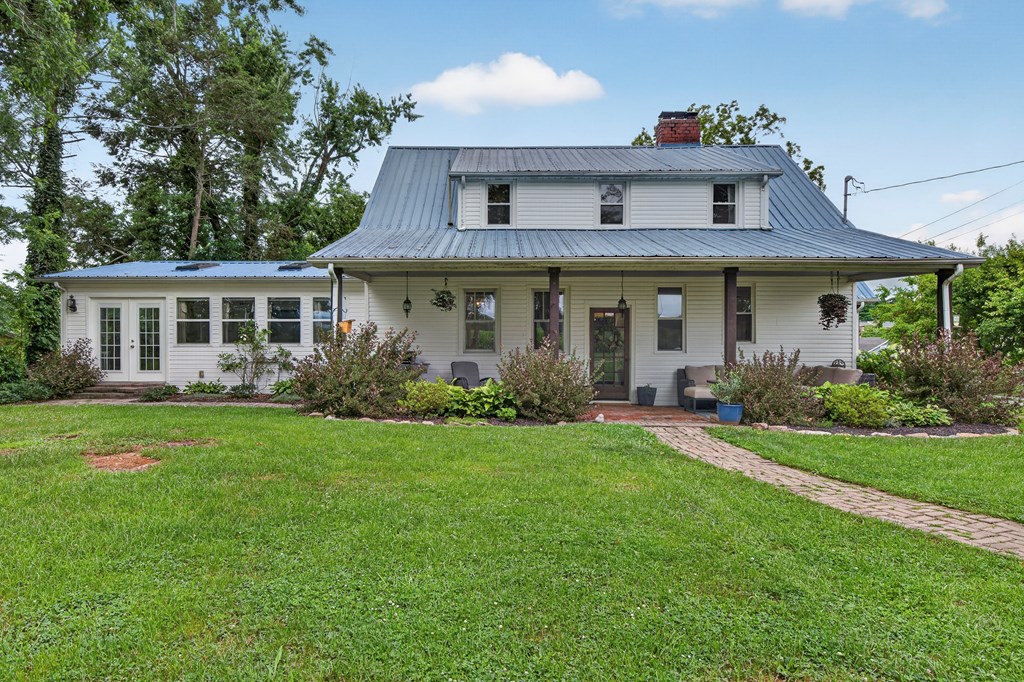 Residential in Glade Spring 2