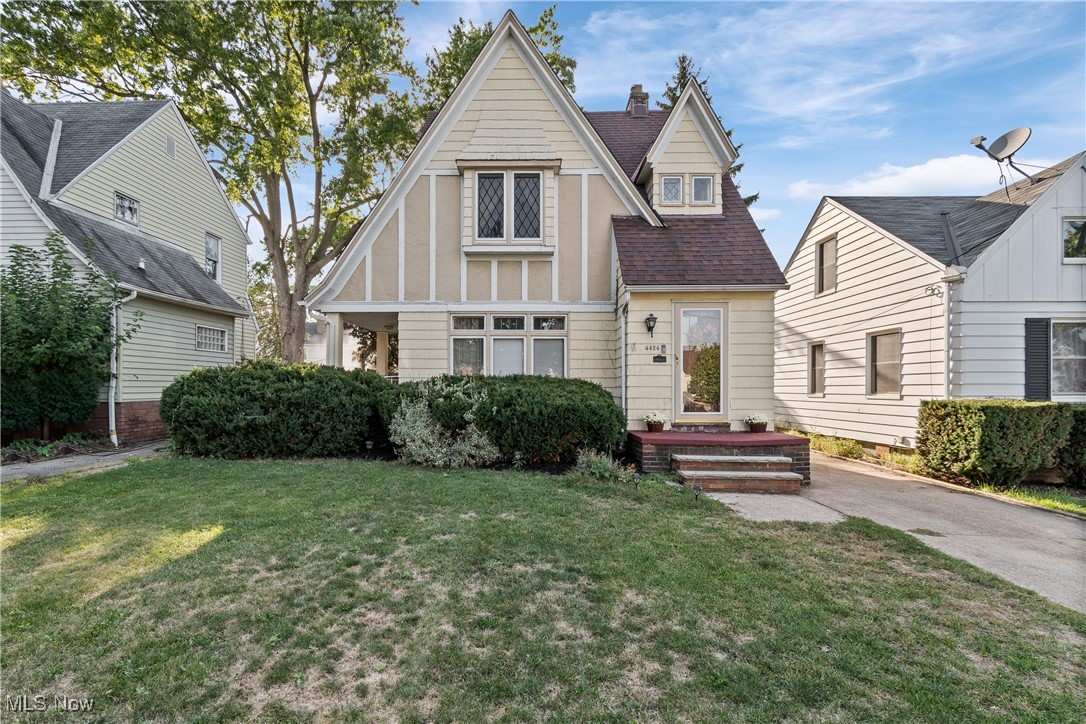 58th St, Cleveland, OH 44144