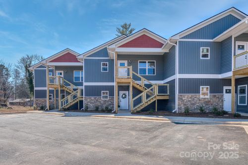 11-143 Carver St, Brevard, NC, 28712-4399 | Card Image